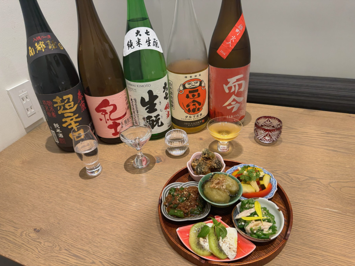 飲み比べセットとおばんざい盛り合わせ